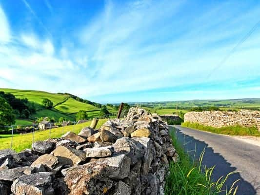 Temperatures have risen over the past few days, but will the weather over the Easter Bank Holiday weekend be sunny and warm or cold and grey?