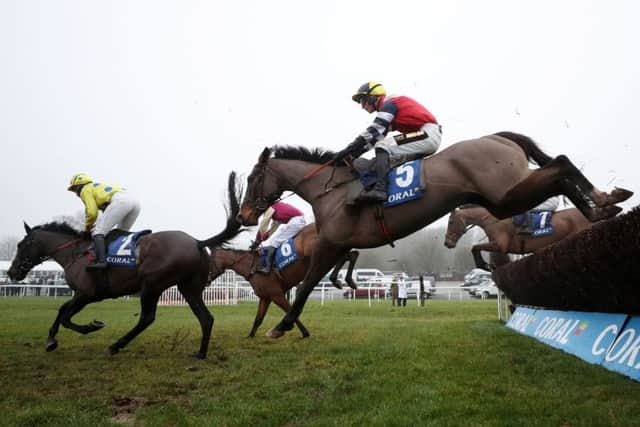 Potters Corner (near side) won the Welsh Grand National under Jack Tudor.