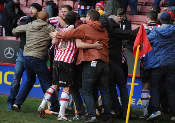 Sheffield United's players and fans celebrate Chris Porter's first goal against Nottingham Forest. Picture: Jonathan Gawthorpe.