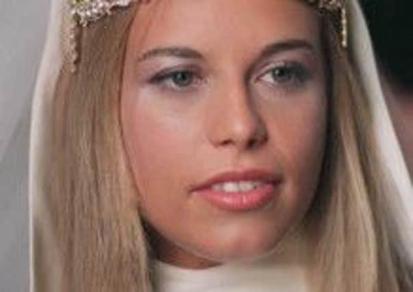 Silva Ferrari modelling the Diamond Tiara