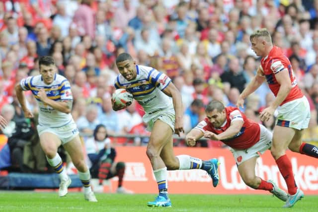 Kallum Watkins crosses for Leeds Rhinos (Picture: Steve Riding)