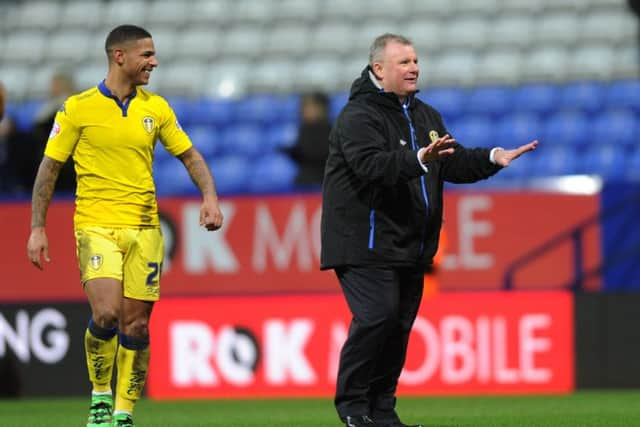 United's head coach Steve Evans celebrates with the crowd. (
Picture : Jonathan Gawthorpe)