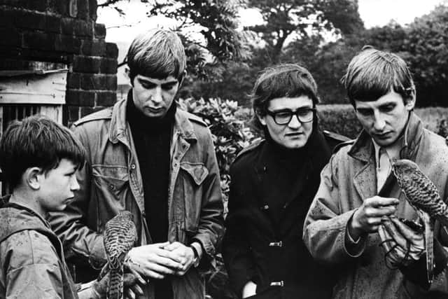 Brothers Barry and Richard Hines, producer Tony Garnett, Dai Bradley on the set of Kes.