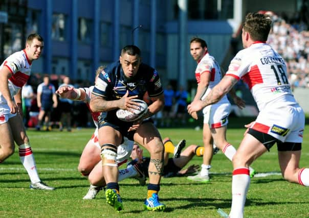 Hull FC's Mahe Fonua breaks through to score.
 (Picture : Jonathan Gawthorpe)