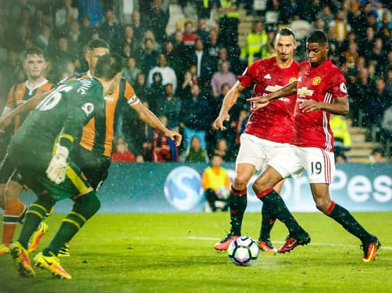 Marcus Rashford scores the late winner to dent Hull