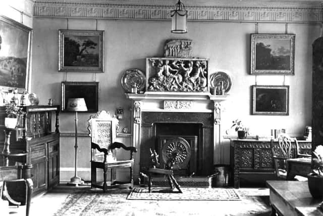 Cannon Hall collection

Entrance Hall